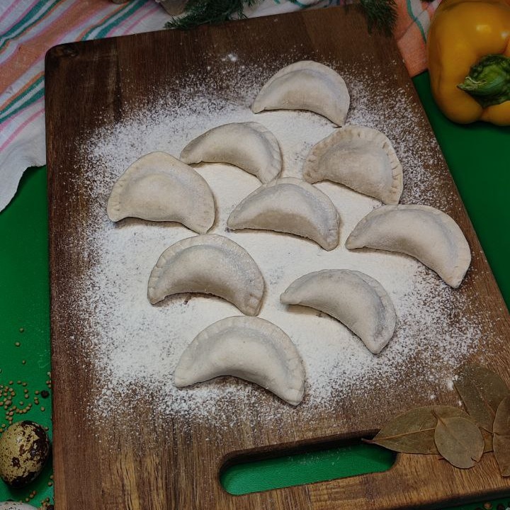 Вареники с картофелем и выжарками Вареники с картофелем и выжарками