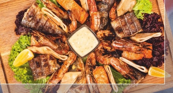 Плато рыбы и морепродуктов Плато рыбы и морепродуктов