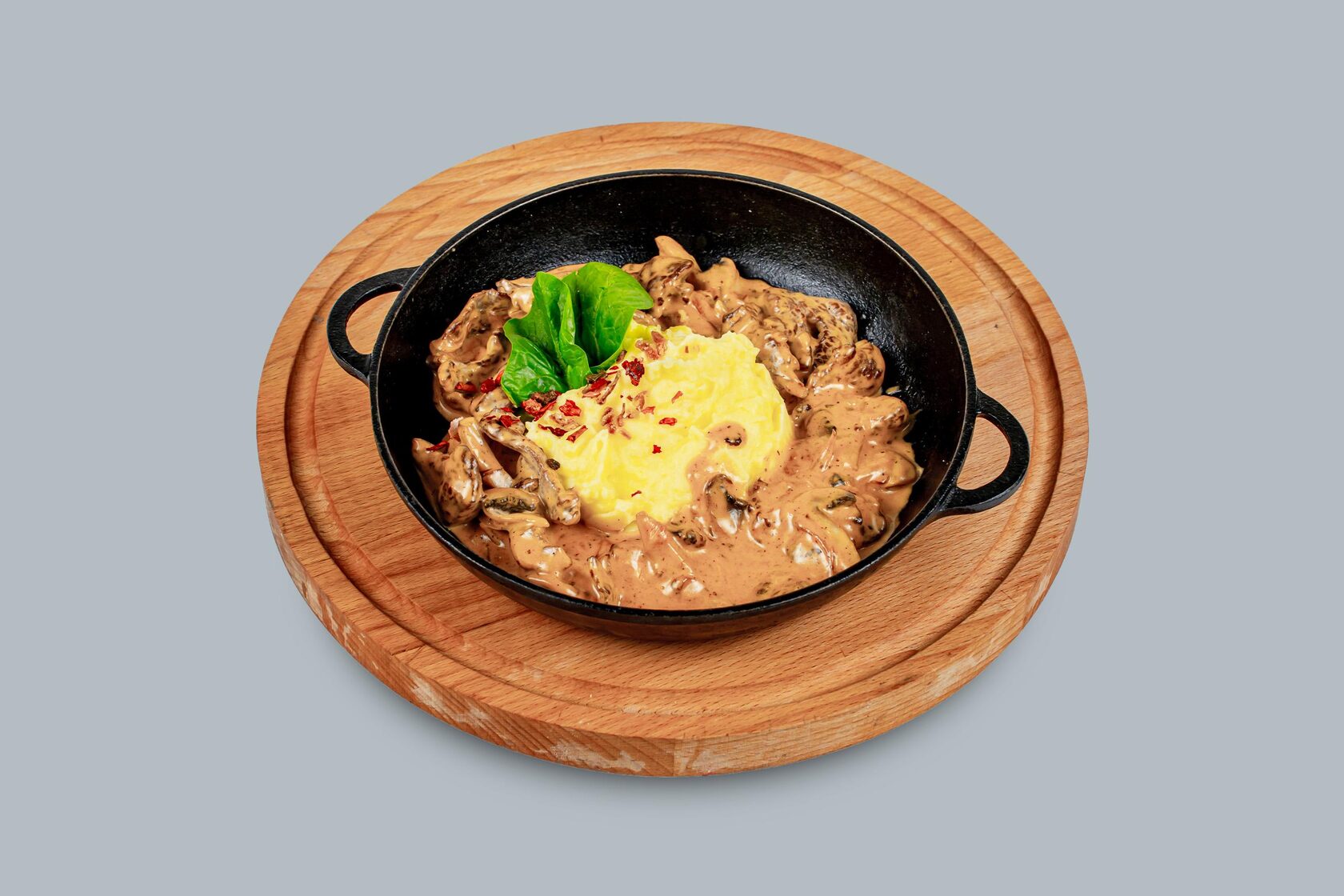 Бефстроганов из говядины с картофельным пюре Бефстроганов из говядины с картофельным пюре