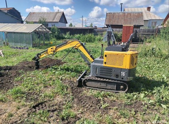Мини-эксковатор 