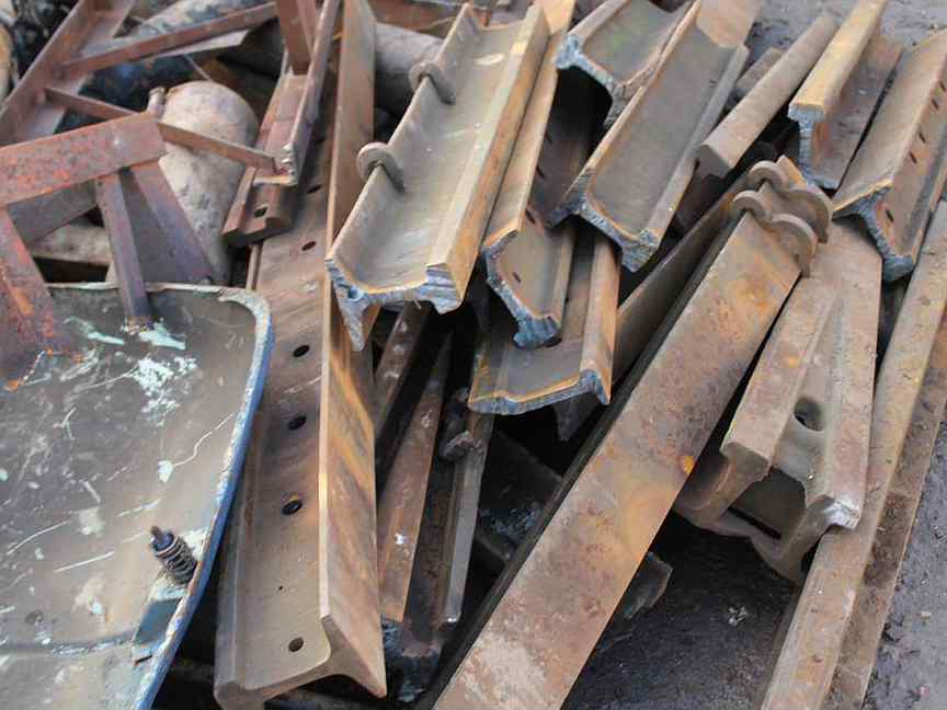 ​Негабаритный стальной лом