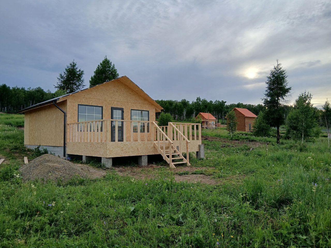 Продам дом -1линия Квартал белые россы 