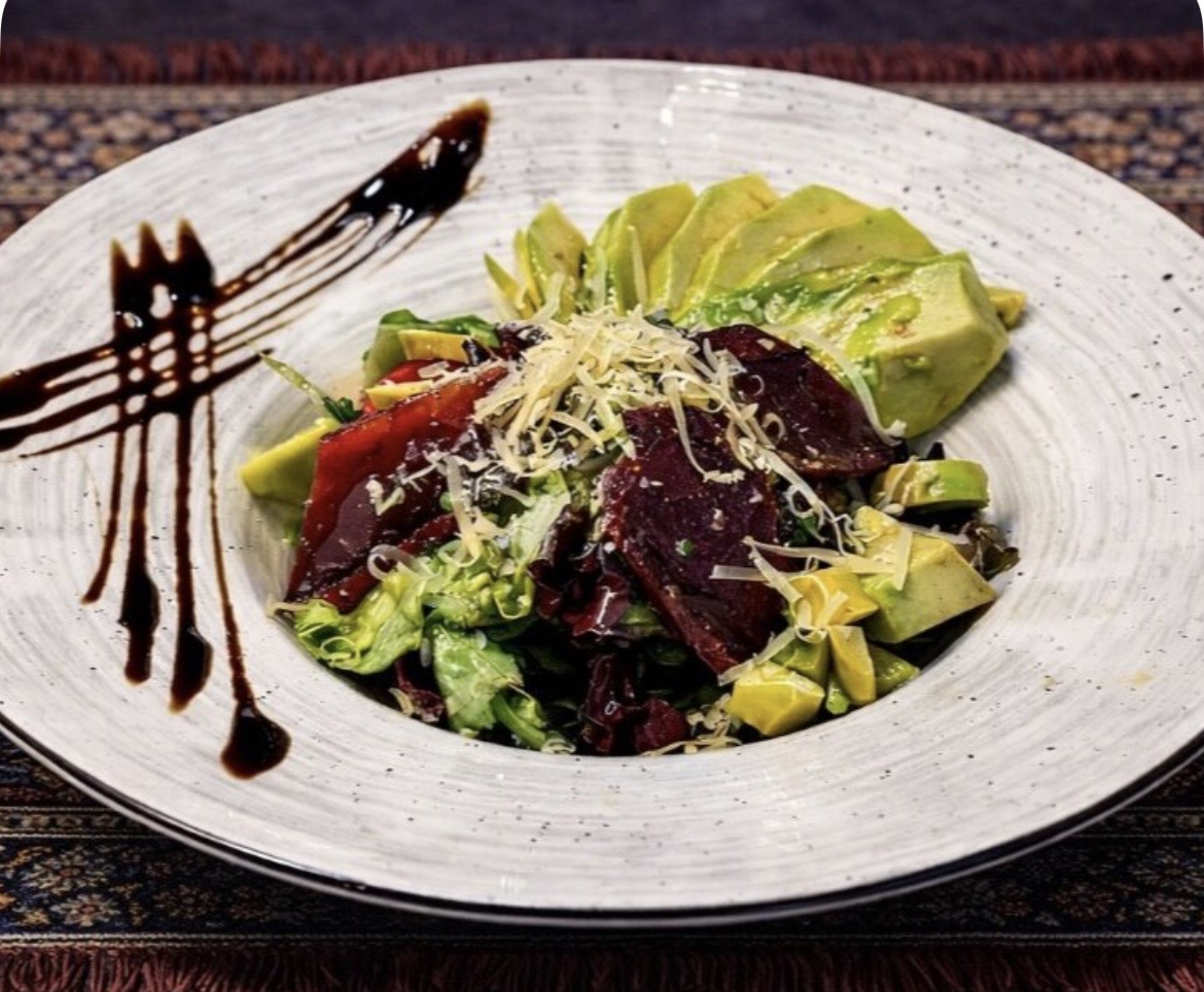 Салат зелёный с авокадо 300 г