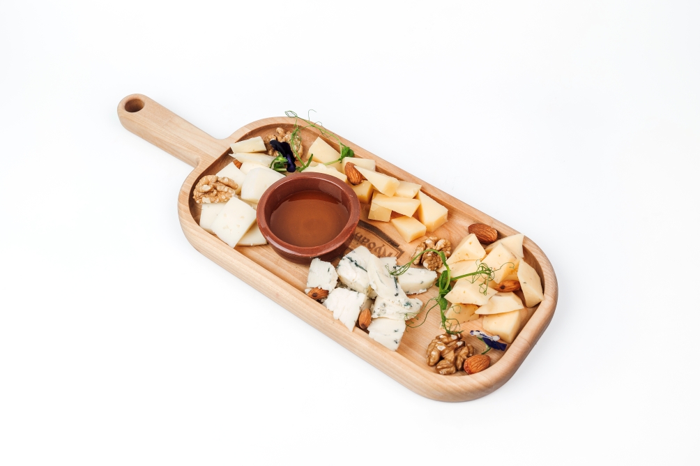 Ассорти заморских сыров