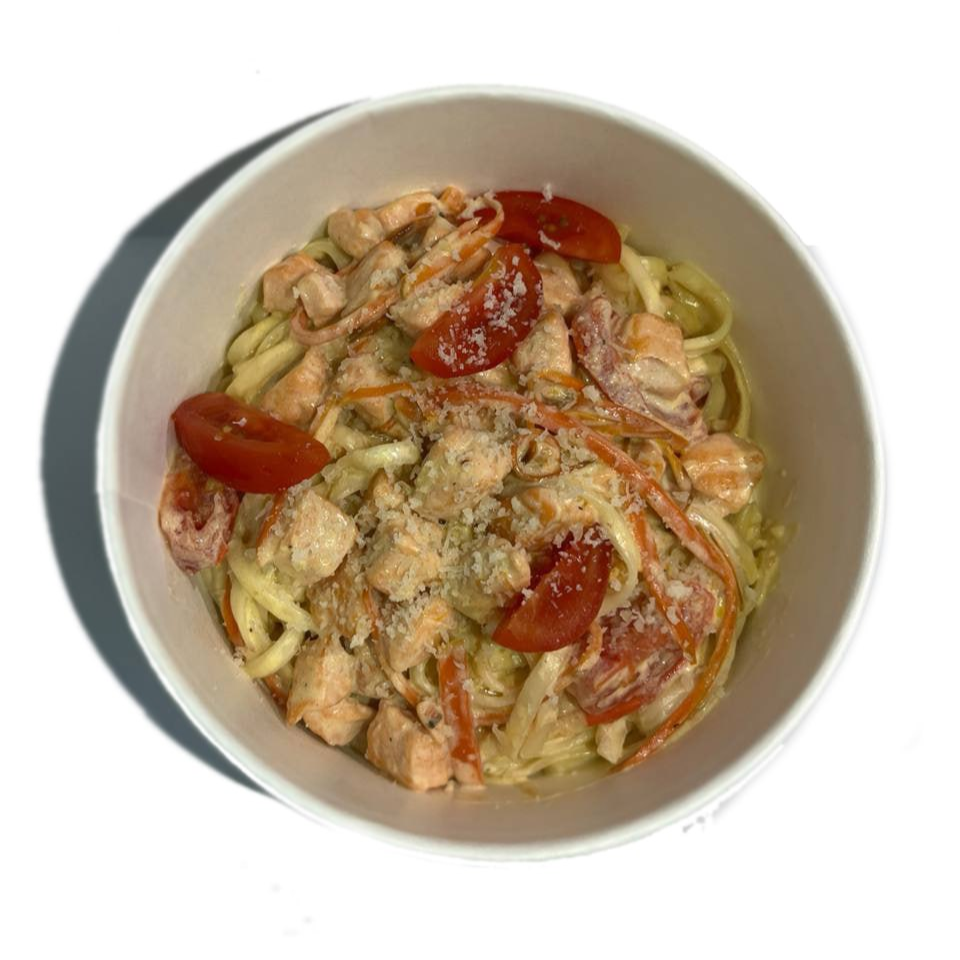 Удон с лососем в сливочном соусе