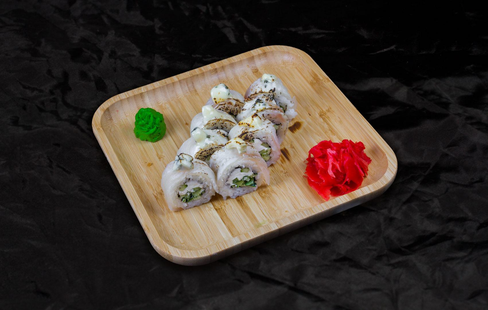 Филадельфия с окунем и горгонзолой Филадельфия с окунем и горгонзолой