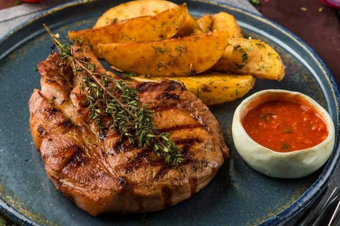 Стейк из свиного ошейка Стейк из свиного ошейка