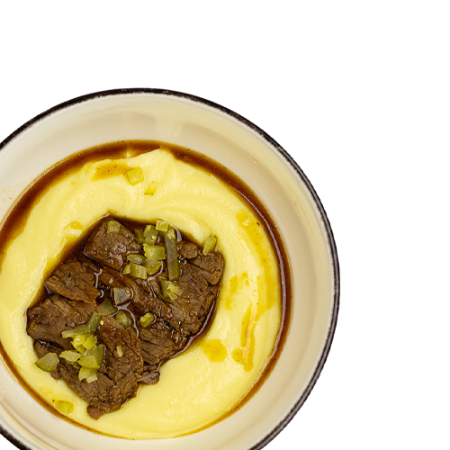 Пюрешка с томлёной говядиной и корнишонами