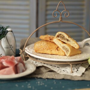 Слойка с капустой и мясом