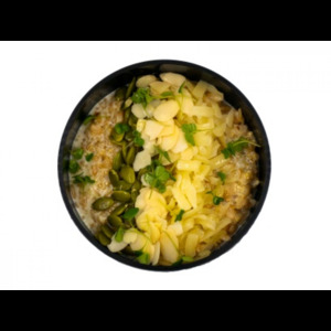 Овсянка с киноа, семечками и пармезаном
