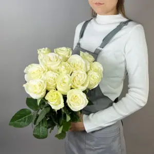 15 роз 70 см.