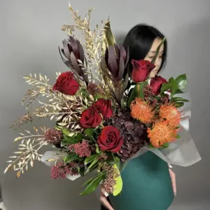 Коробка с цветами "Строгая"