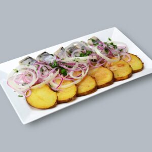 Сельдь, маринованная с картофелем