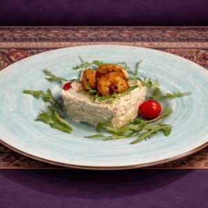 Салат с курицей и ананасом 300 г
